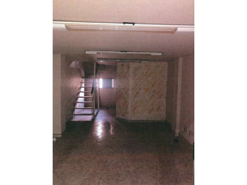 Foto 3 de 3: Comercial em leilão em Rio Bonito - RJ, bairro Centro — LOTE 008 IMOVEL