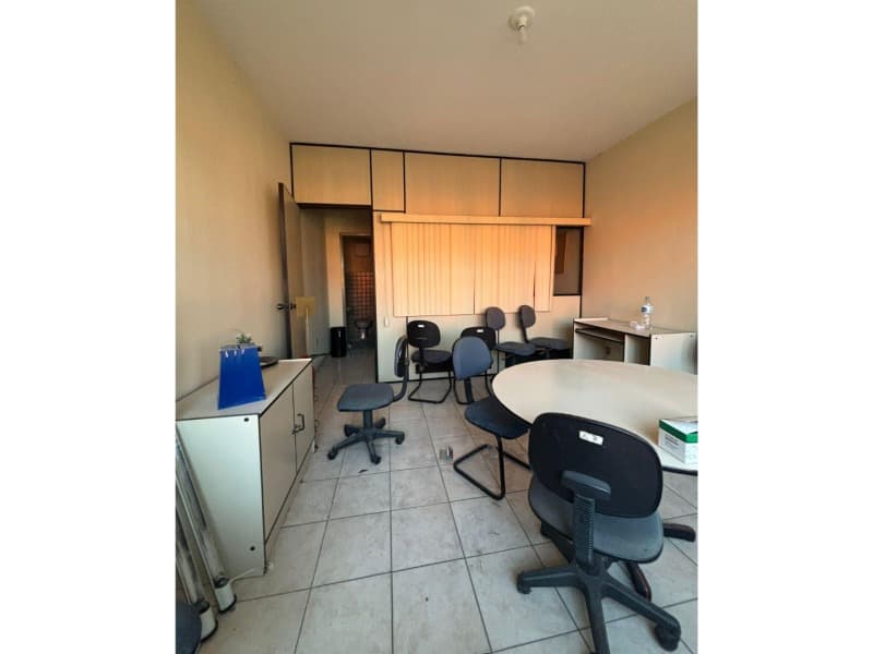 Foto 11 de 17: Comercial em leilão em Resende - RJ, bairro Centro — LOTE 009 IMOVEL