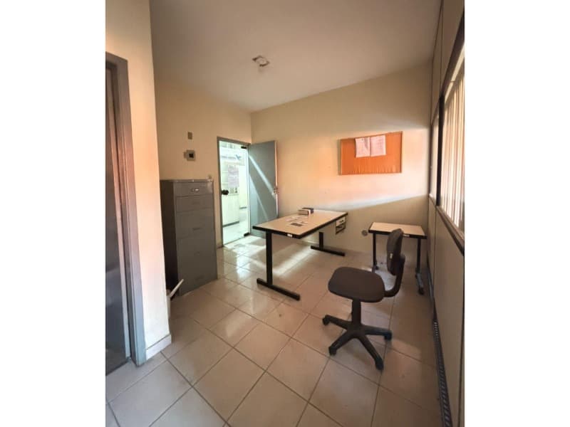 Foto 13 de 17: Comercial em leilão em Resende - RJ, bairro Centro — LOTE 009 IMOVEL