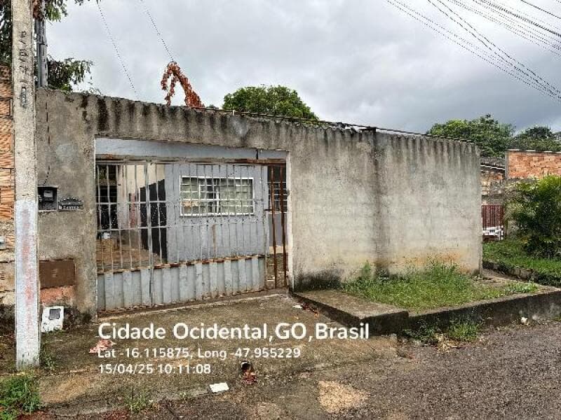 Casa em leilão em Cidade Ocidental - GO, bairro Parque Napolis A — LOTE 085 IMOVEL