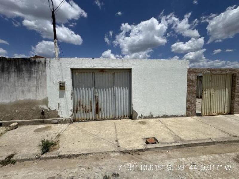 Casa em leilão em Exu - PE — LOTE 201 IMOVEL