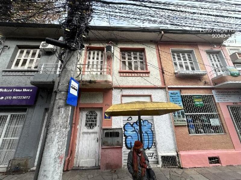 Casa em leilão em Porto Alegre - RS, bairro Farroupilha — LOTE 397 IMOVEL