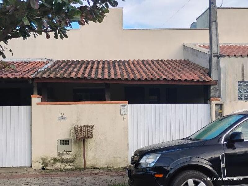 Casa em leilão em São João Batista - SC, bairro Centro — LOTE 420 IMOVEL