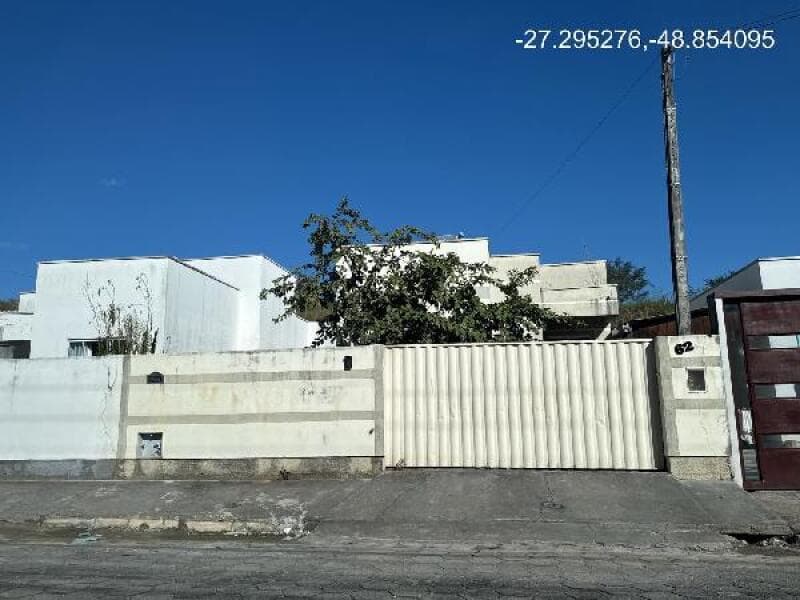 Casa em leilão em São João Batista - SC, bairro Centro — LOTE 421 IMOVEL