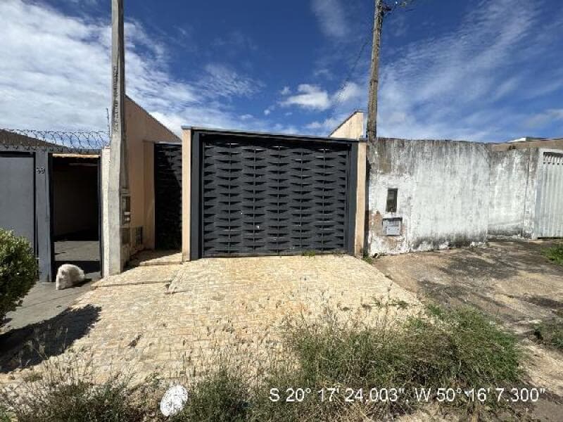 Casa em leilão em Fernandópolis - SP, bairro Parque Universitário — LOTE 464 IMOVEL