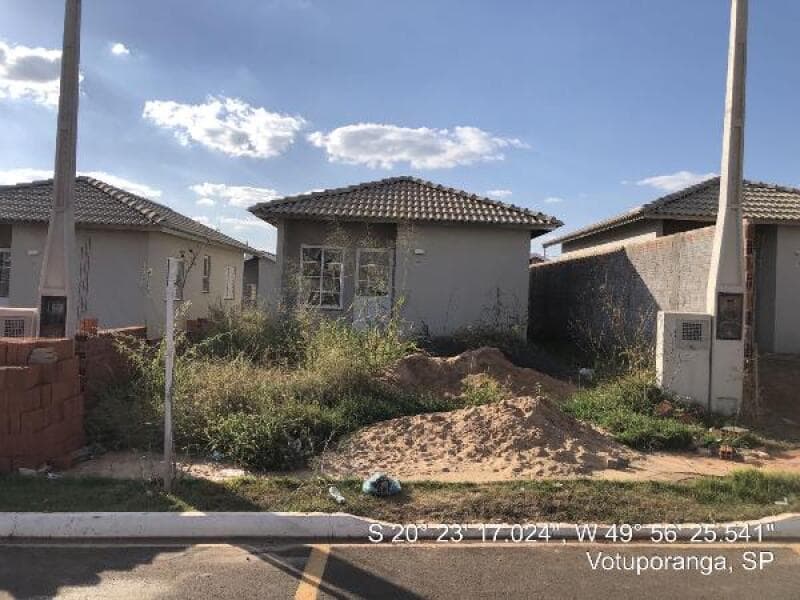 Casa em leilão em Votuporanga - SP, bairro Parque Esplanada — LOTE 567 IMOVEL