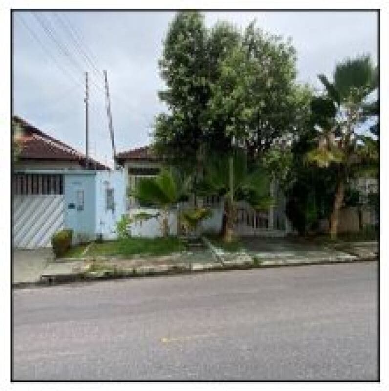 Casa em leilão em Parintins - AM — LOTE 016 Casa