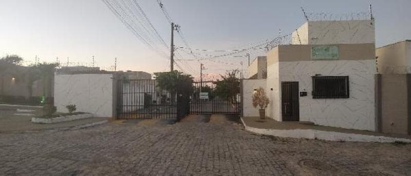 Casa em leilão em Feira De Santana - BA — LOTE 026 Casa