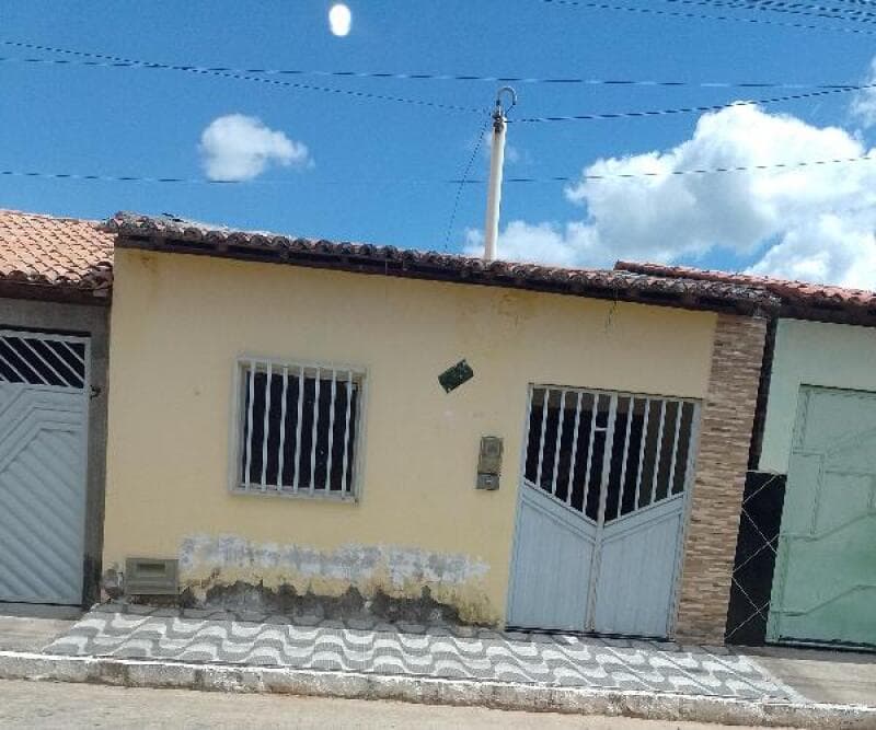 Casa em leilão em Iaçu - BA — LOTE 028 Casa
