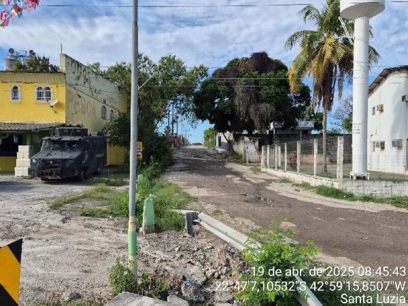 Casa em leilão em São Gonçalo - RJ — LOTE 102 Casa