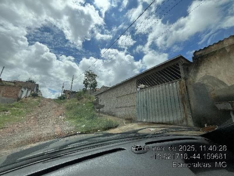 Casa em leilão em Esmeraldas - MG — LOTE 103 Casa