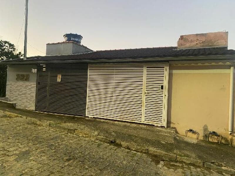Casa em leilão em Leopoldina - MG — LOTE 125 Casa