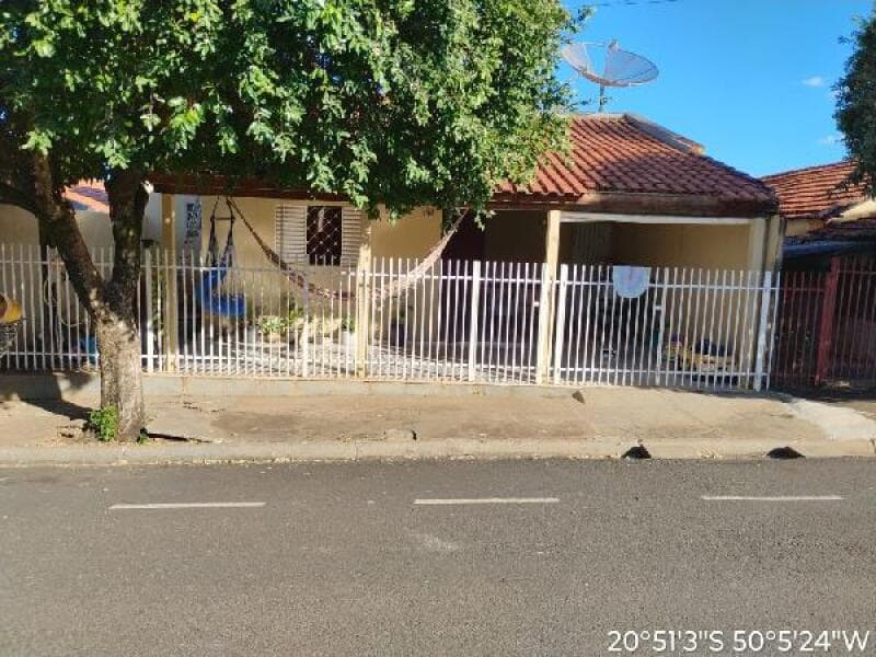 Casa em leilão em Monções - SP — LOTE 210 Casa