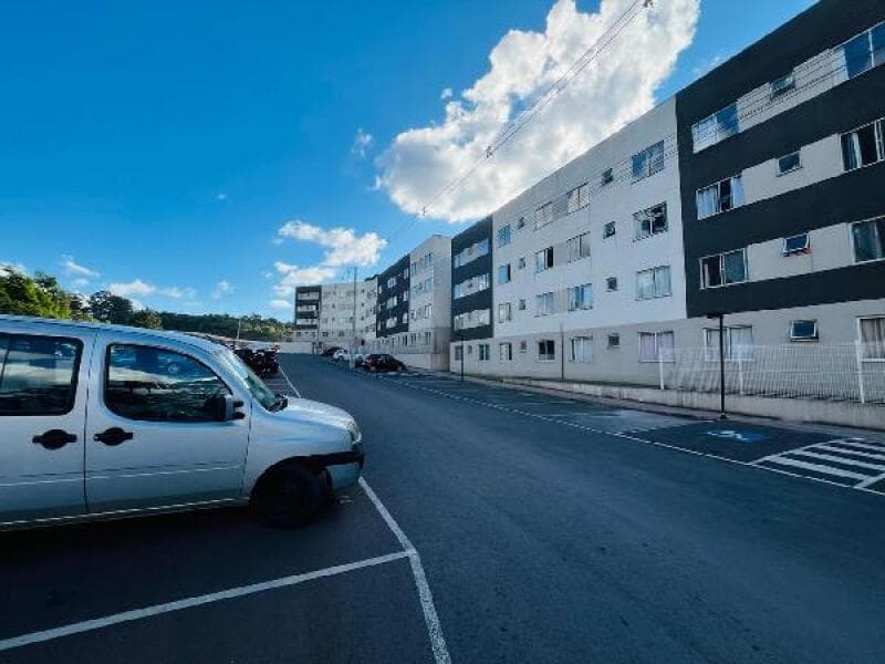 Apartamento em leilão em Almirante Tamandaré - PR — LOTE 206 Apartamento