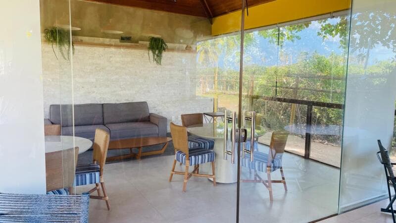 Foto 11 de 27: Casa em leilão em Mata De São João - BA — LOTE 001 Condomínio Casa Amarela Imbassaí Residence