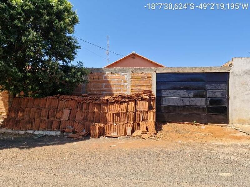 Casa em leilão em Buriti Alegre - GO — LOTE 058 PARQUE DOS BURITIS