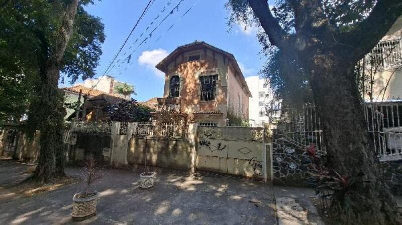 Casa em leilão em Rio De Janeiro - RJ — LOTE 320 Casa - RIO DE JANEIRO/RJ