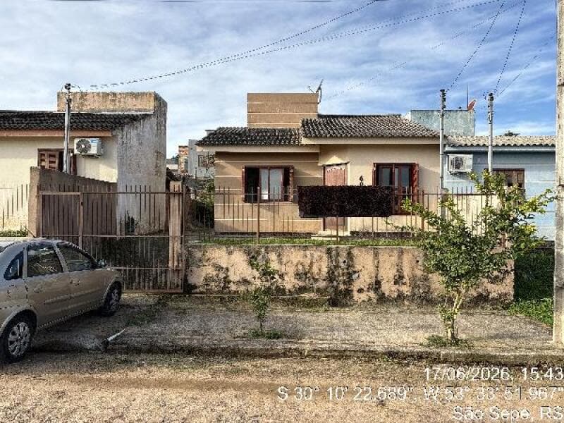 Casa em leilão em São Sepé - RS, bairro Centro — LOTE 455 Casa - CENTRO - SAO SEPE/RS