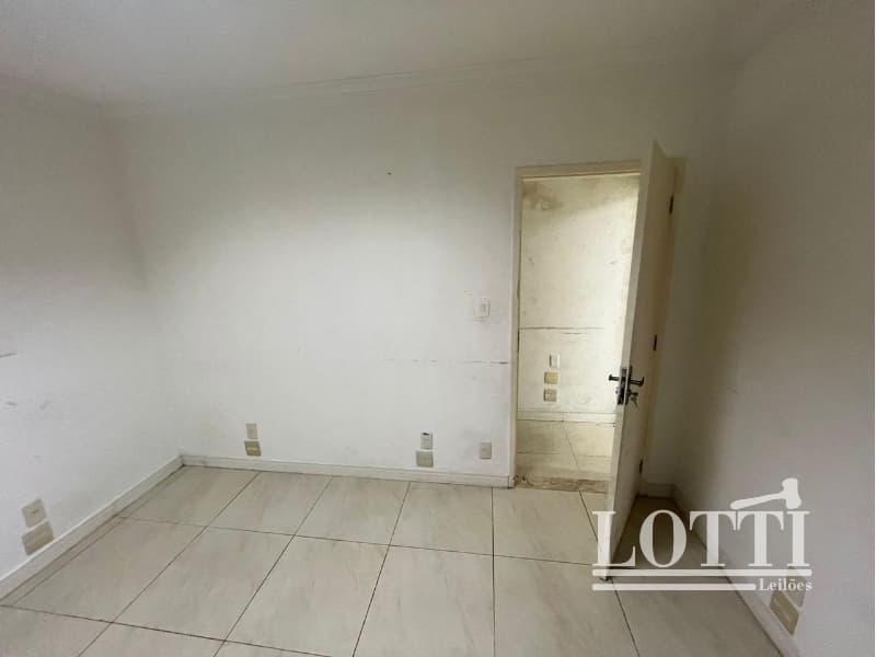 Foto 4 de 51: Comercial em leilão em São Paulo - SP — LOTE 001 Prédio Residencial