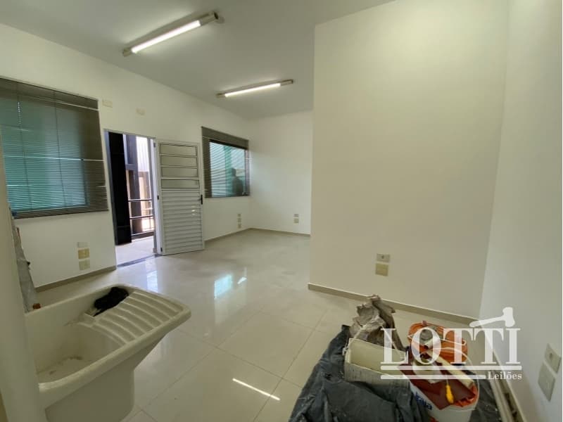 Foto 45 de 51: Comercial em leilão em São Paulo - SP — LOTE 001 Prédio Residencial