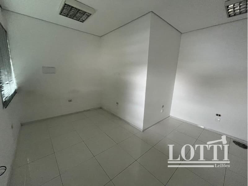 Foto 44 de 51: Comercial em leilão em São Paulo - SP — LOTE 001 Prédio Residencial