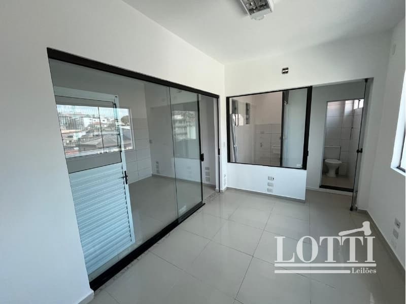 Foto 11 de 51: Comercial em leilão em São Paulo - SP, bairro Jardim Seckler — LOTE 001 Prédio Residencial