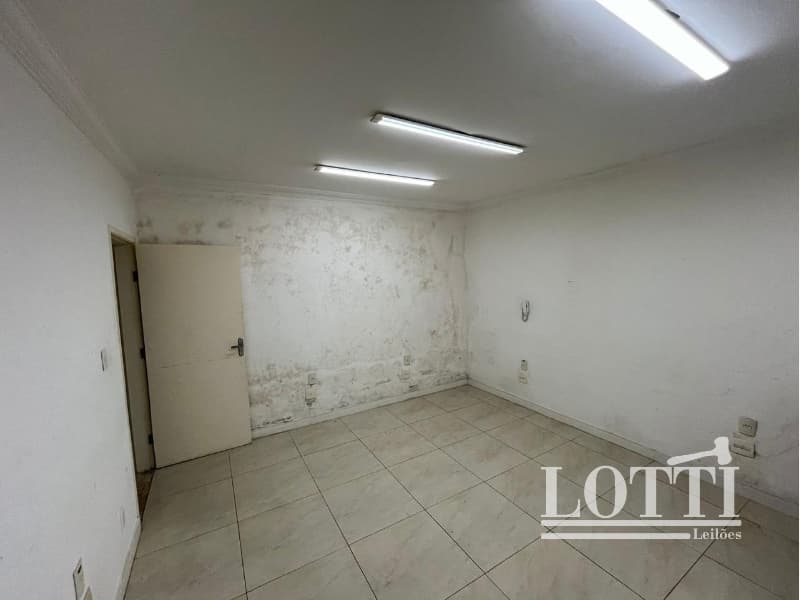 Foto 42 de 51: Comercial em leilão em São Paulo - SP, bairro Jardim Seckler — LOTE 001 Prédio Residencial
