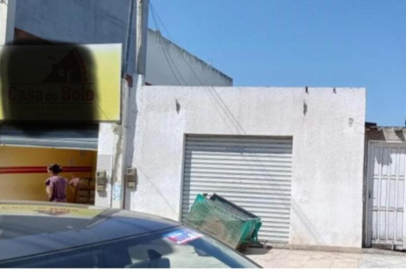 Foto 1 de 5: Terreno em leilão em Cândido Sales - BA — LOTE 001 UM LOTE DE TERRENO SITUADO Á RUA RIO BRANCO, MEDINDO 26X30, ÁREA CONSTRUÍDA COM 06 (SEIS) C