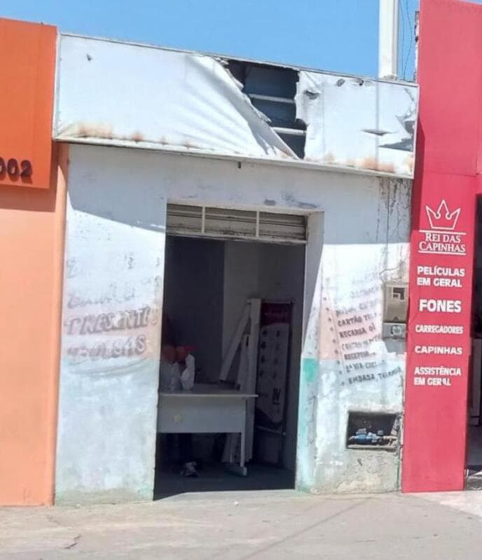 Foto 4 de 5: Terreno em leilão em Cândido Sales - BA — LOTE 001 UM LOTE DE TERRENO SITUADO Á RUA RIO BRANCO, MEDINDO 26X30, ÁREA CONSTRUÍDA COM 06 (SEIS) C