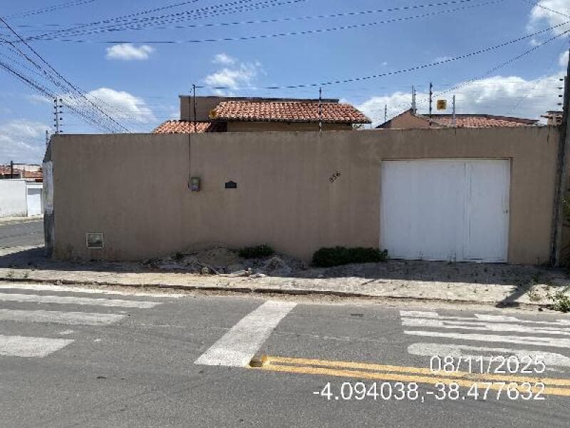Casa em leilão em Horizonte - CE — LOTE 043 Casa
