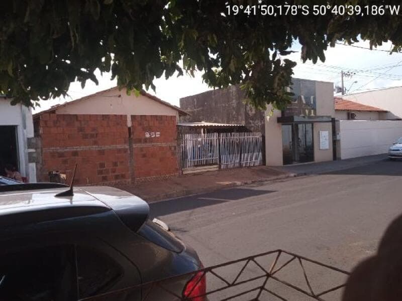 Casa em leilão em Carneirinho - MG — LOTE 148 Casa