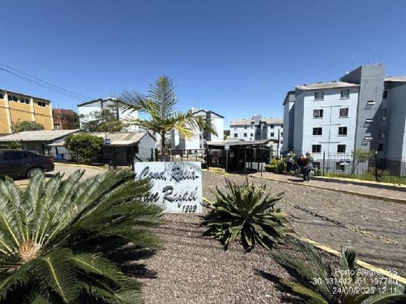 Apartamento em leilão em Porto Alegre - RS, bairro Vila Nova — LOTE 421 Apartamento