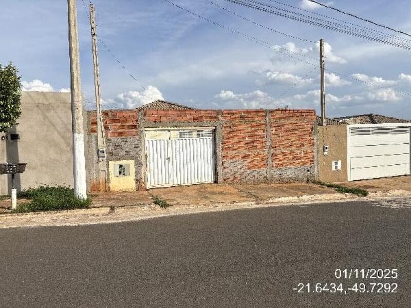 Casa em leilão em Lins - SP, bairro Residencial Santana — LOTE 493 Casa