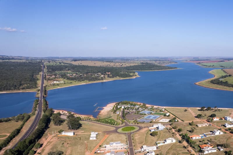 Foto 1 de 14: Terreno em leilão em Itaí - SP — LOTE 001 (DIREITOS AQUISITIVOS) TERRENO COM 360 m² NO TERRAS DE SANTA CRISTINA - GLEBA II EM ITAÍ/SP