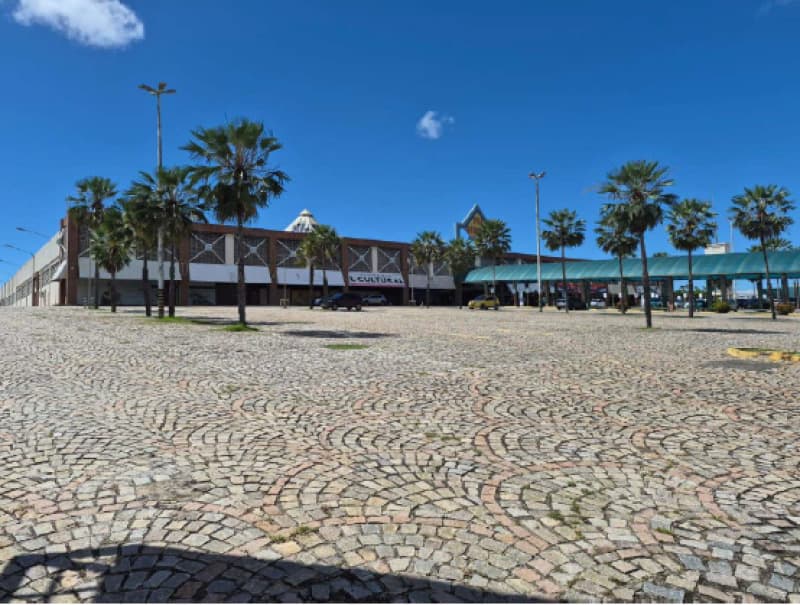 Foto 5 de 13: Comercial em leilão em Natal - RN, bairro Lagoa Nova — LOTE 001 Instalações para Shopping, com 14.287,00m² de construção, terreno c/ 35.638,00m², Av. Senad