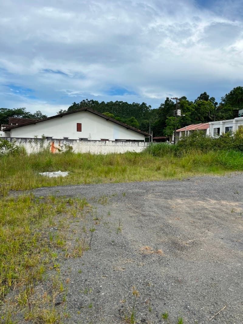 Foto 3 de 5: Terreno em leilão em Blumenau - SC — LOTE 001 Terreno na Rua Hermann Tribess com 2.603,20m2 (BLUMENAU/SC)