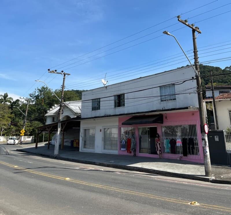 Foto 1 de 4: Terreno em leilão em Blumenau - SC — LOTE 002 Terreno com 360m2 e 2 edificações em Blumenau/SC