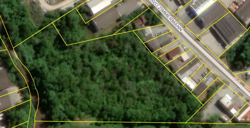 Foto 1 de 5: Terreno em leilão em Blumenau - SC — LOTE 001 Terreno na Rua Gustavo Zimmermann com 18.470,17m² (Blumenau/SC)