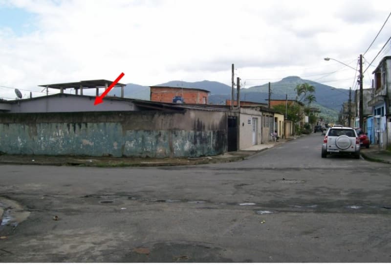 Foto 1 de 8: Casa em leilão em São Vicente - SP — LOTE 001 Leilão Judicial