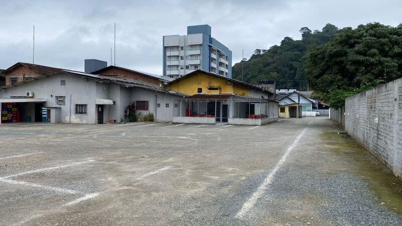 Foto 4 de 7: Terreno em leilão em Joinville - SC, bairro Glória — LOTE 001 IMÓVEL URBANO EM JOINVILLE - BAIRRO GLÓRIA