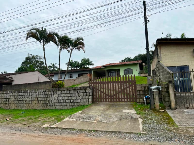 Foto 1 de 4: Casa em leilão em Joinville - SC, bairro Itinga — LOTE 001 CASA NO ITINGA - JOINVILLE/SC