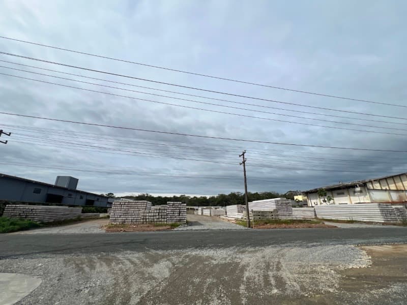 Foto 2 de 4: Terreno em leilão em Joinville - SC, bairro Pirabeiraba — LOTE 001 TERRENO NA ZONA INDUSTRIAL NORTE CONTENDO 4.285,50m²