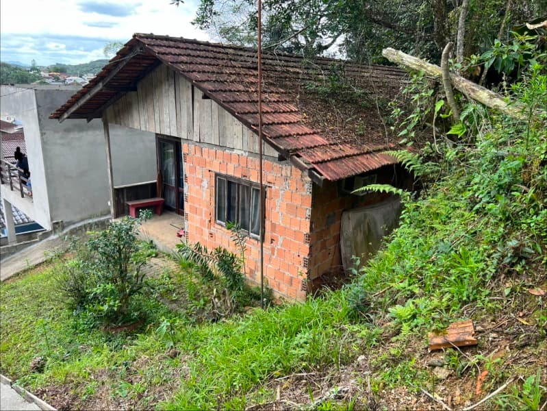 Foto 2 de 6: Terreno em leilão em Joinville - SC, bairro Boehmerwald — LOTE 001 IMÓVEL NO BAIRRO BOEHMERWALD, JOINVILLE/SC