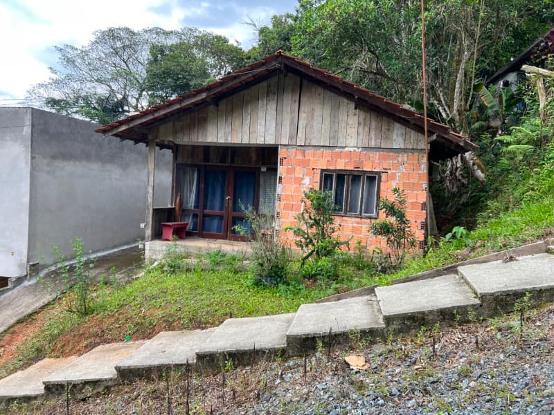 Foto 3 de 6: Terreno em leilão em Joinville - SC, bairro Boehmerwald — LOTE 001 IMÓVEL NO BAIRRO BOEHMERWALD, JOINVILLE/SC