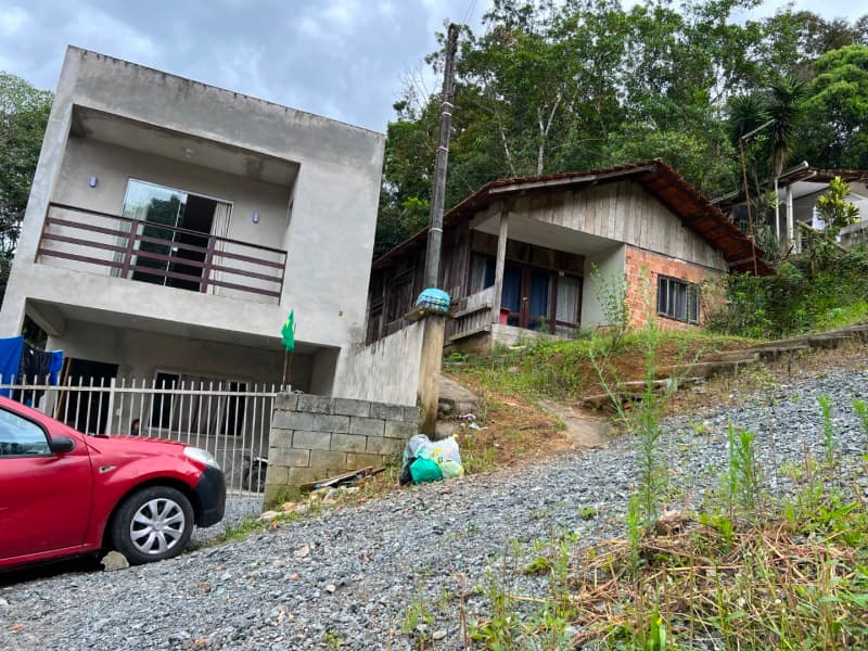 Foto 4 de 6: Terreno em leilão em Joinville - SC, bairro Boehmerwald — LOTE 001 IMÓVEL NO BAIRRO BOEHMERWALD, JOINVILLE/SC
