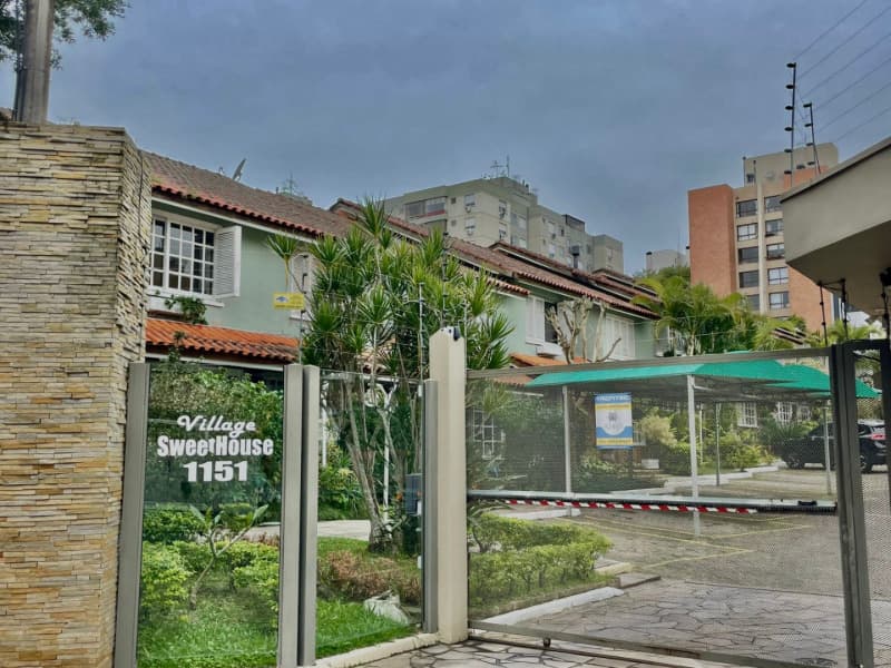 Foto 2 de 12: Casa em leilão em Porto Alegre - RS — LOTE 001 CASA EM CONDOMÍNIO NO BAIRRO TRISTEZA