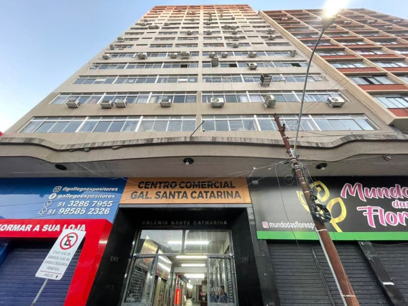 Foto 2 de 6: Comercial em leilão em Porto Alegre - RS — LOTE 001 LOJA E SOBRELOJA
