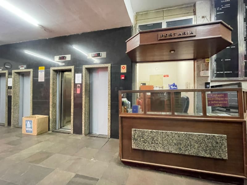 Foto 4 de 6: Comercial em leilão em Porto Alegre - RS — LOTE 001 LOJA E SOBRELOJA