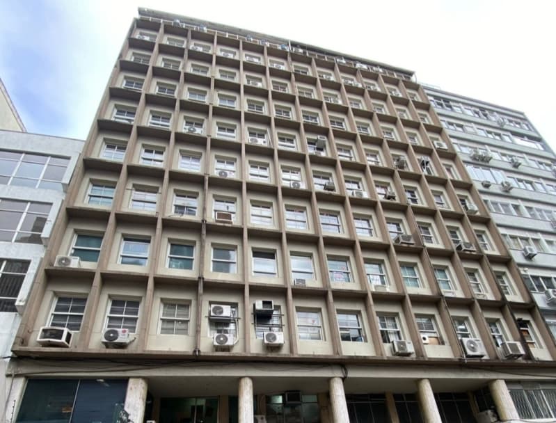 Foto 1 de 5: Comercial em leilão em Porto Alegre - RS — LOTE 001 SALA COMERCIAL (DESOCUPADA) NO CENTRO DE PORTO ALEGRE/RS - EXTRAJUDICIAL
