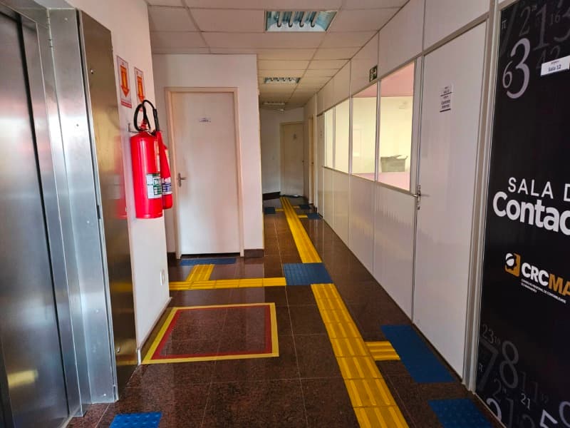 Foto 8 de 34: Comercial em leilão em São Luís - MA — LOTE 002 Prédio comercial na Rua Leblon, Calhau, São Luís/MA com área Construída de 1.215,05 m²